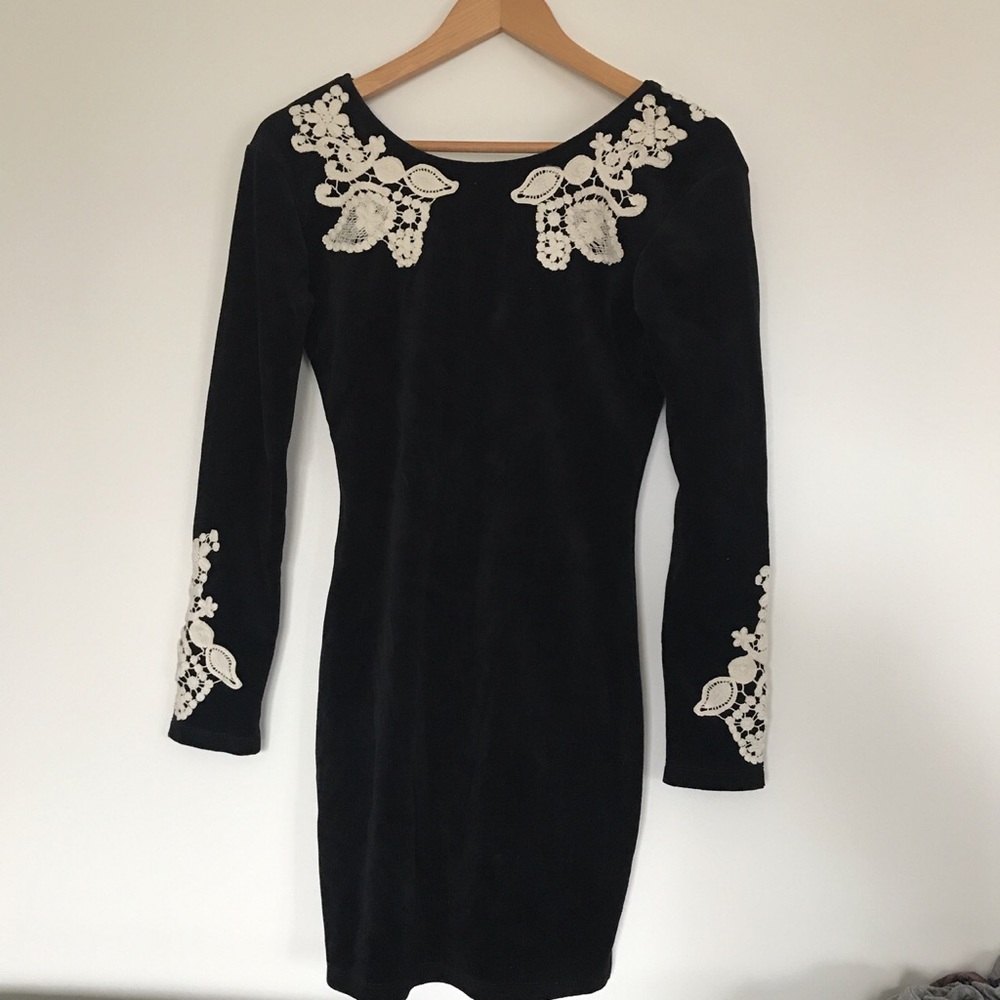 Motel Velvet Double U Dress